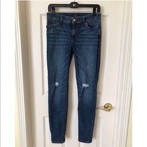 Lightly ripped skinny jeans